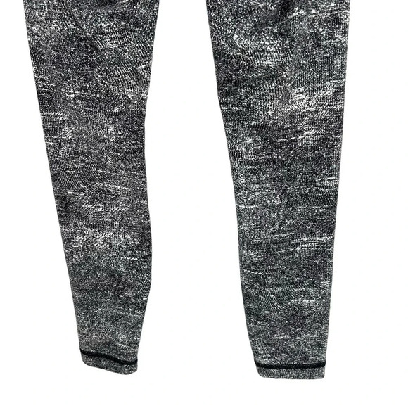 Lululemon Wunder Under Hi-Rise 7/8‎ Tight *25" Rush Jacquard Black White Size 4 - Picture 6 of 7